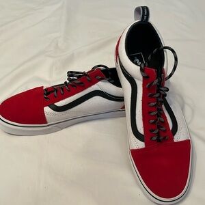 Vans athletic shoes. Old Skool